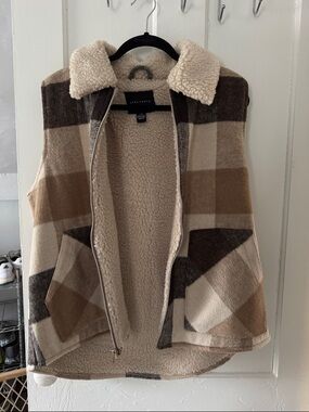 Sanctuary Plaid Sherpa-Lined Vest in Cream and Brown